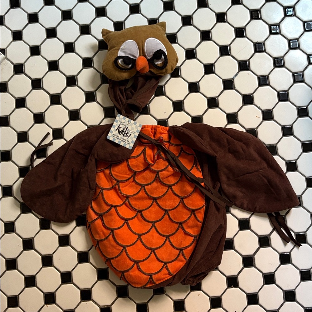 Owl costume for up to 25 lb infant/toddler.  NWT
